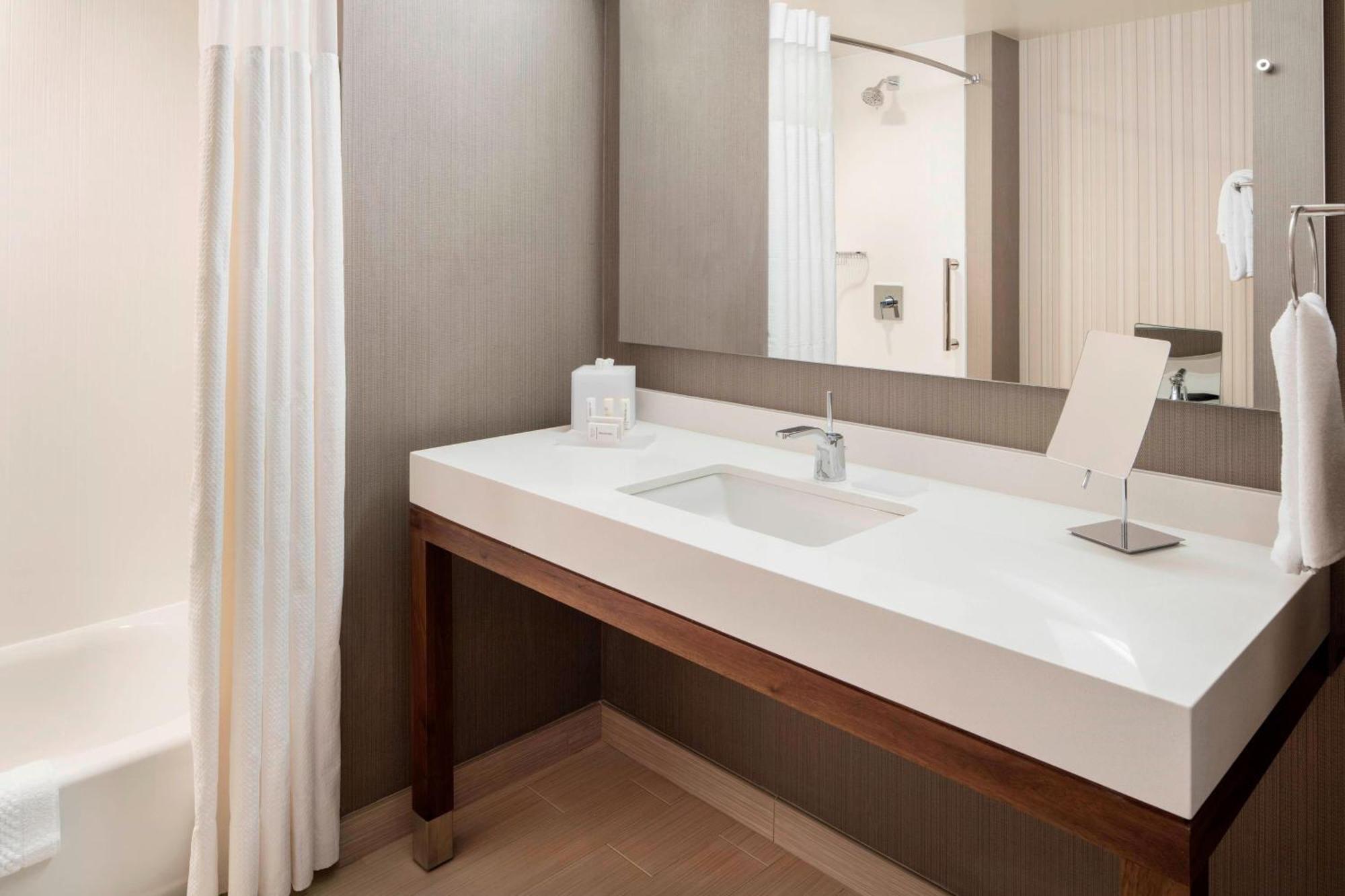 Courtyard By Marriott Prince George Exterior foto